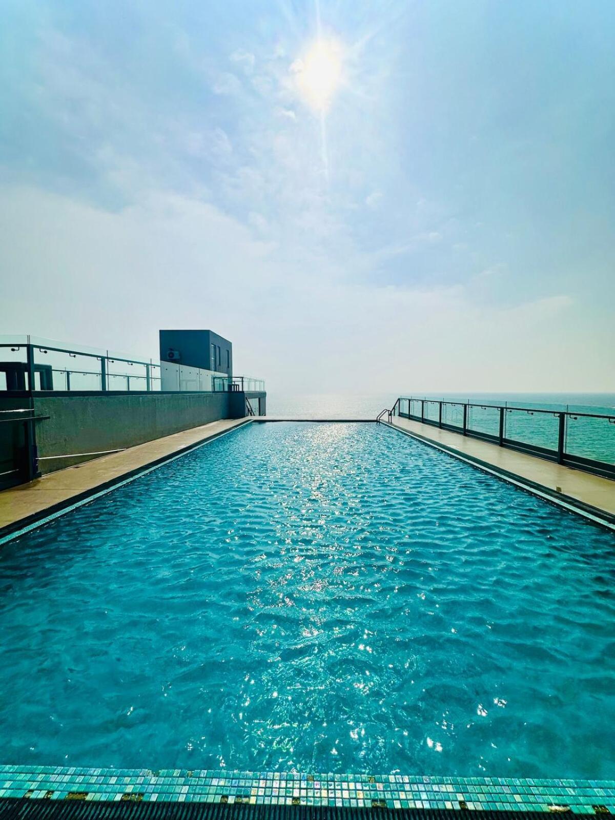 Coastal Comfort By Ocean Breeze *